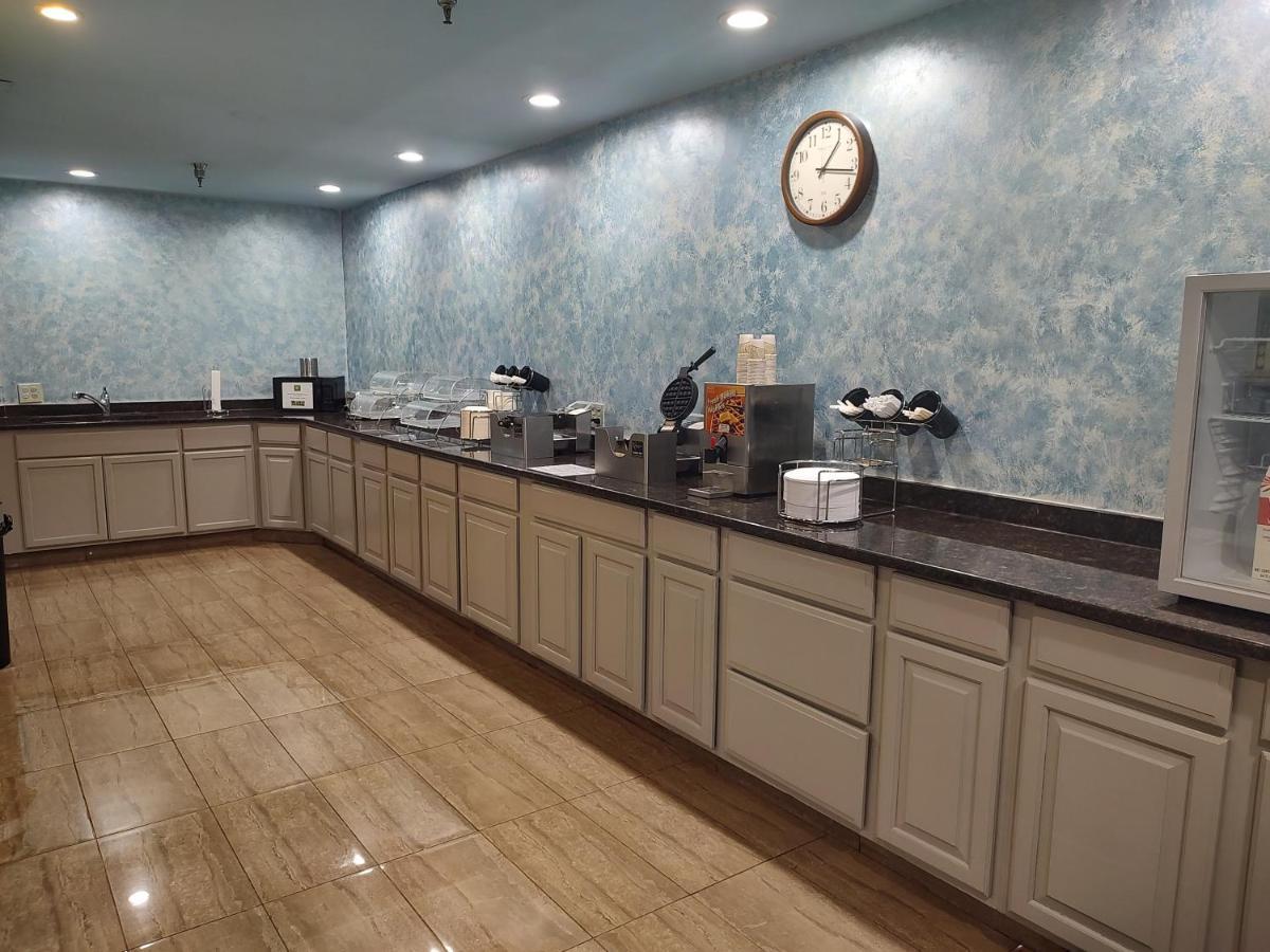 Hilltop Inn & Suites, Near Foxwoods Casino نورث ستونينغتون المظهر الخارجي الصورة