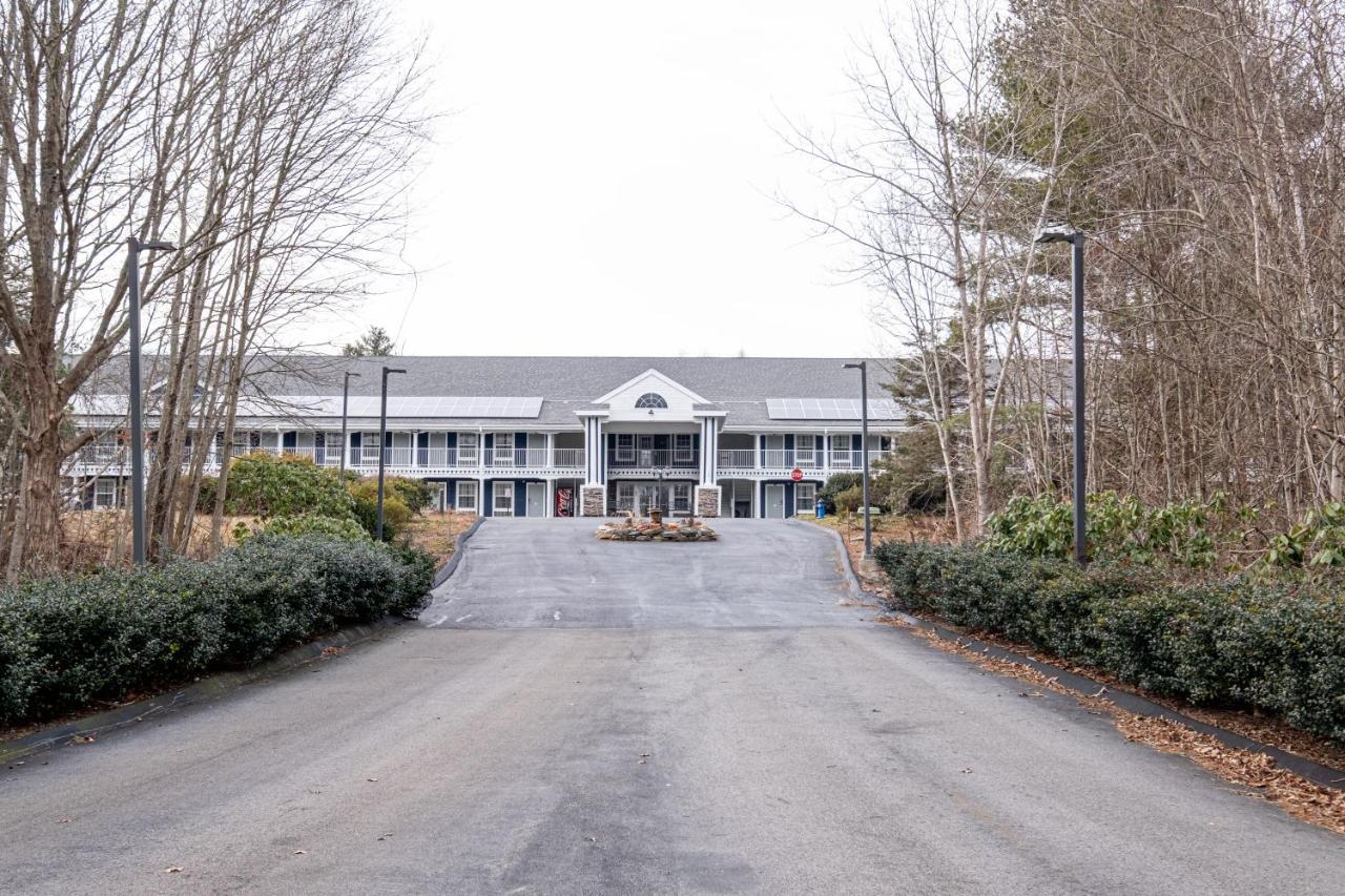 Hilltop Inn & Suites, Near Foxwoods Casino نورث ستونينغتون المظهر الخارجي الصورة