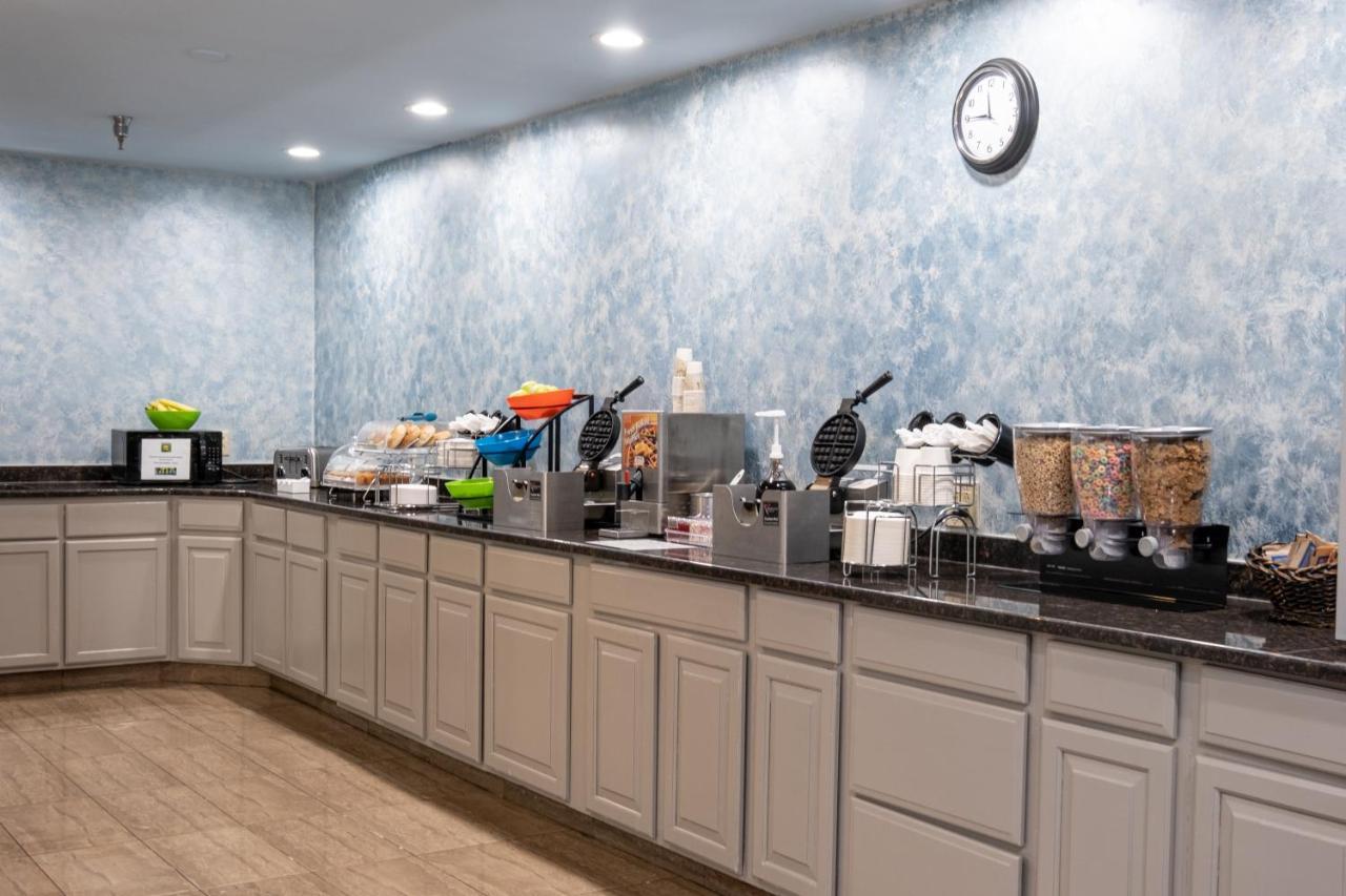 Hilltop Inn & Suites, Near Foxwoods Casino نورث ستونينغتون المظهر الخارجي الصورة