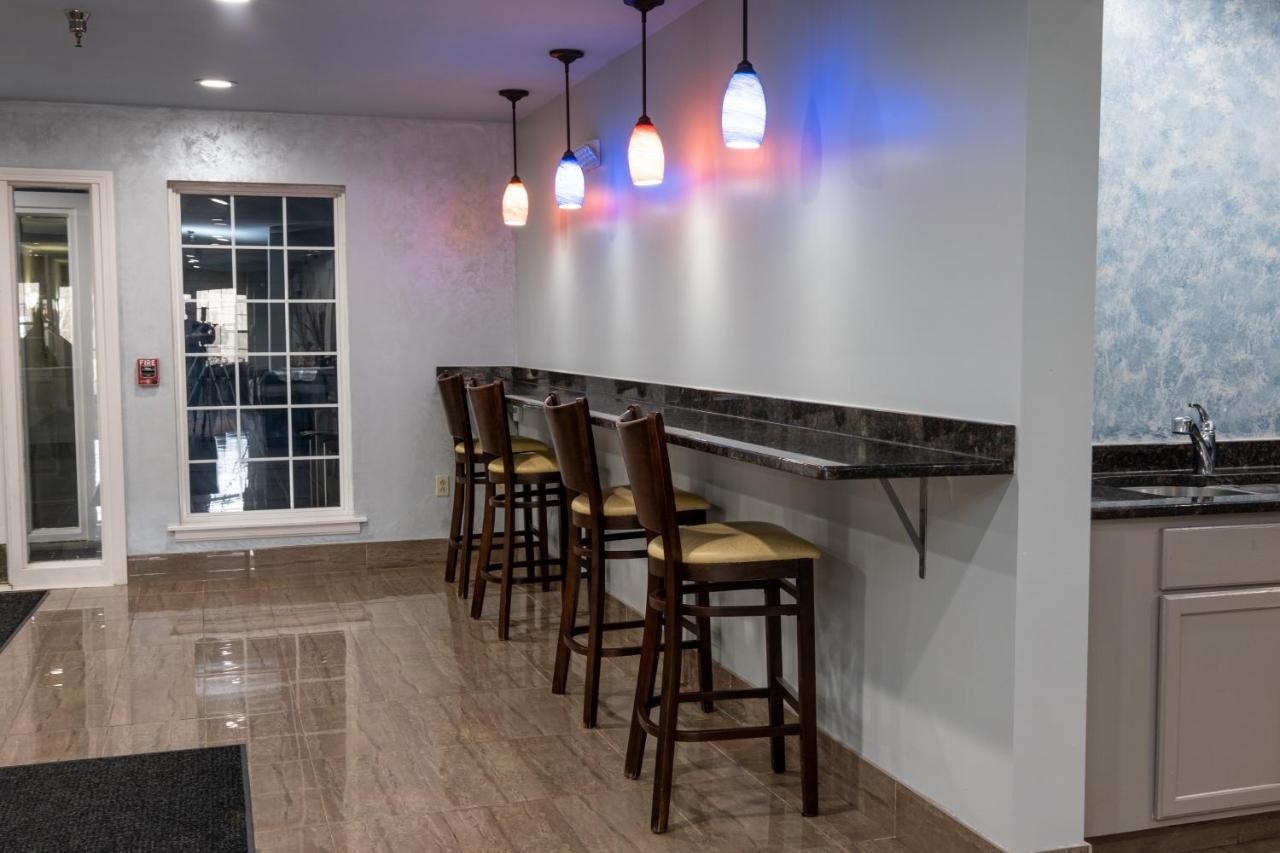 Hilltop Inn & Suites, Near Foxwoods Casino نورث ستونينغتون المظهر الخارجي الصورة