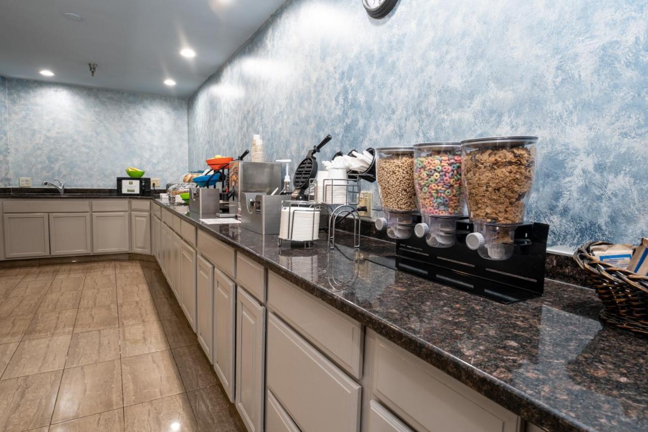 Hilltop Inn & Suites, Near Foxwoods Casino نورث ستونينغتون المظهر الخارجي الصورة
