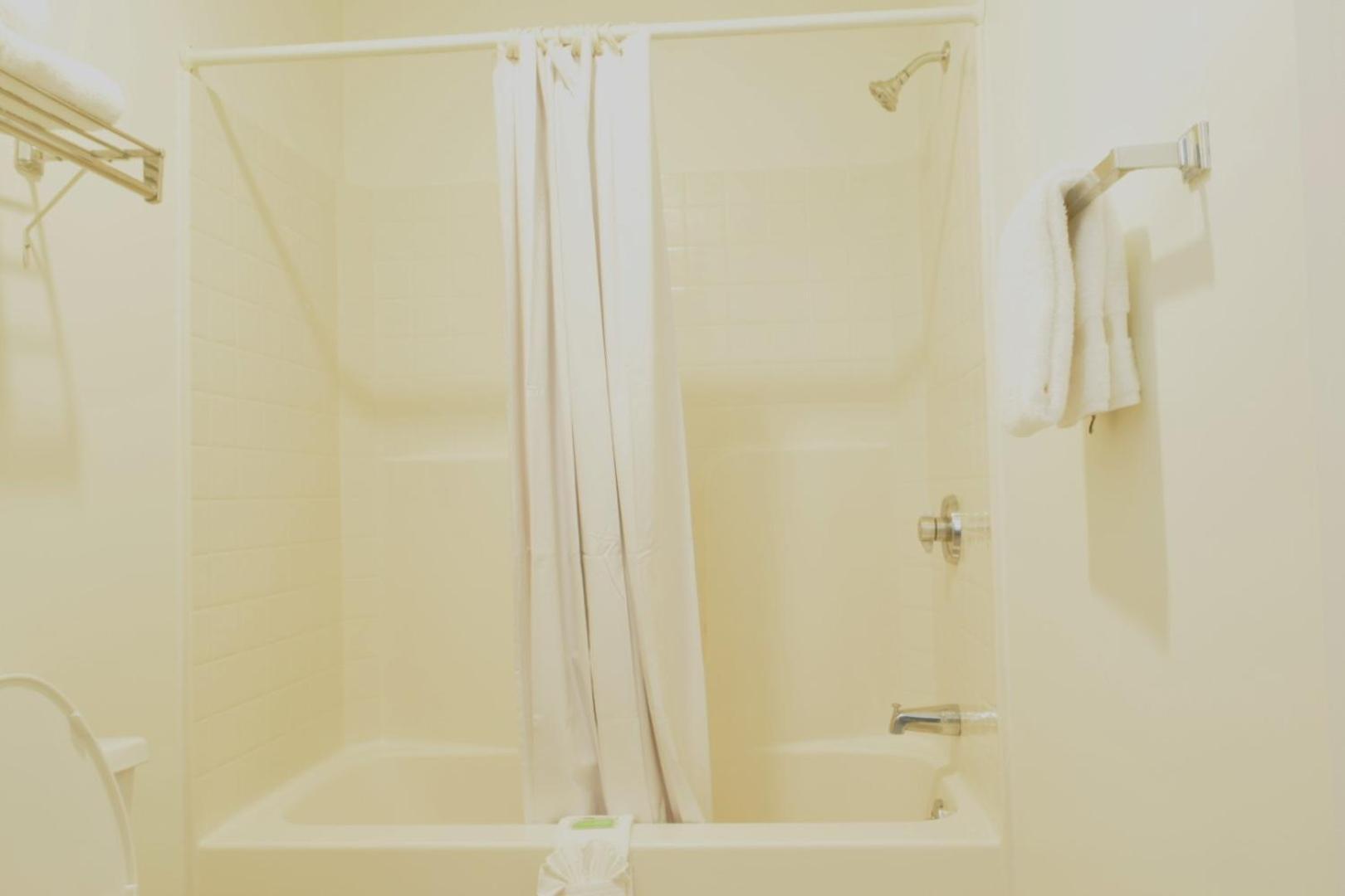 Hilltop Inn & Suites, Near Foxwoods Casino نورث ستونينغتون المظهر الخارجي الصورة