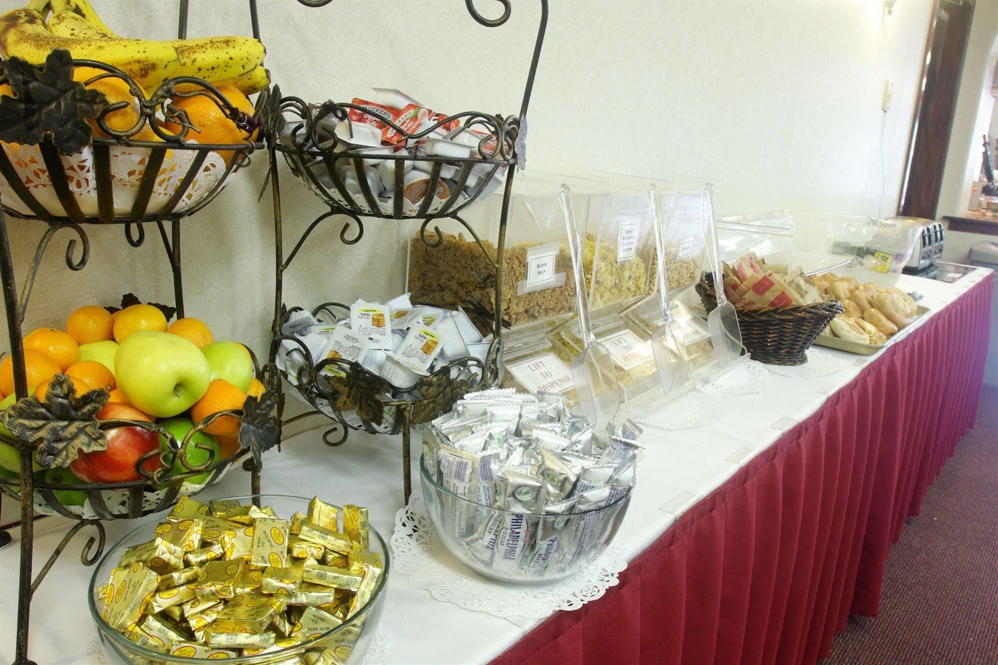Hilltop Inn & Suites, Near Foxwoods Casino نورث ستونينغتون المظهر الخارجي الصورة